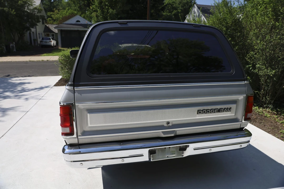 1988 Dodge Ramcharger - Image 8 of 31
