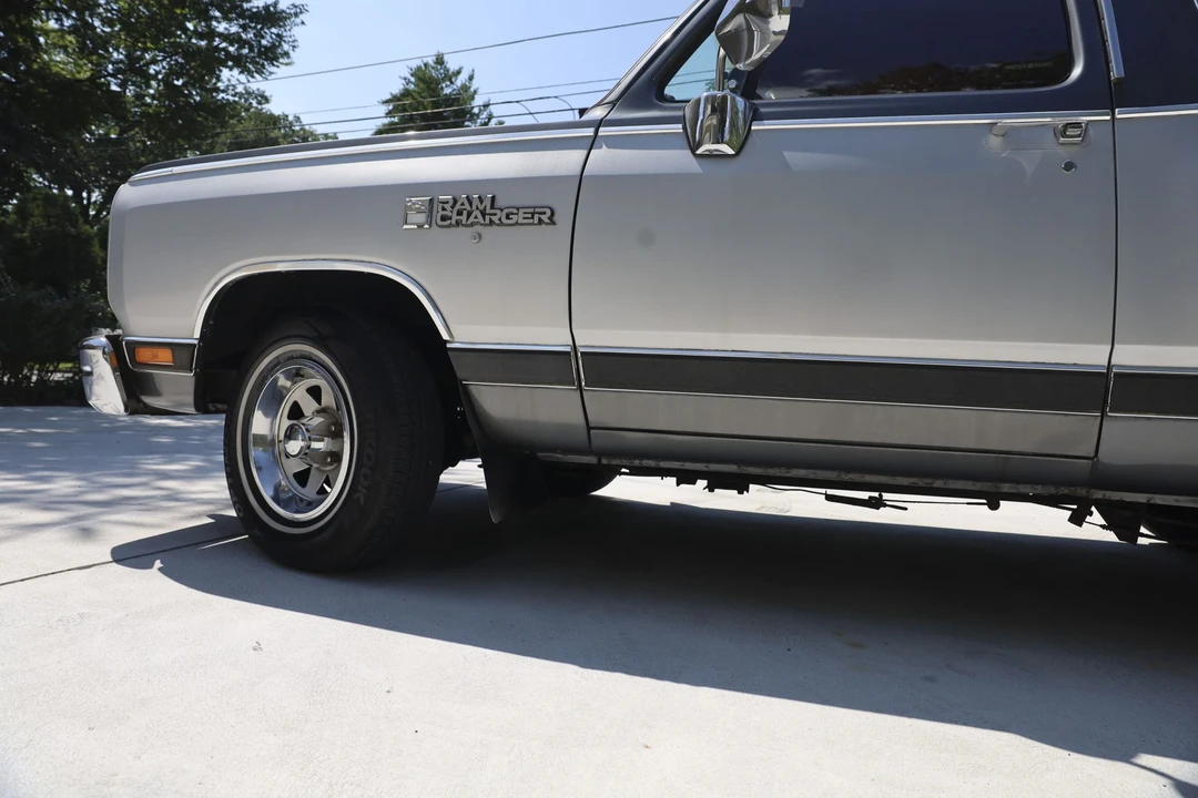 1988 Dodge Ramcharger - Image 25 of 31