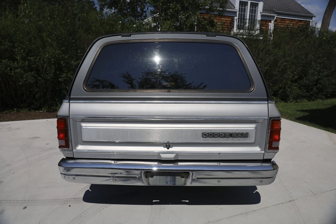 1988 Dodge Ramcharger - Image 9 of 31
