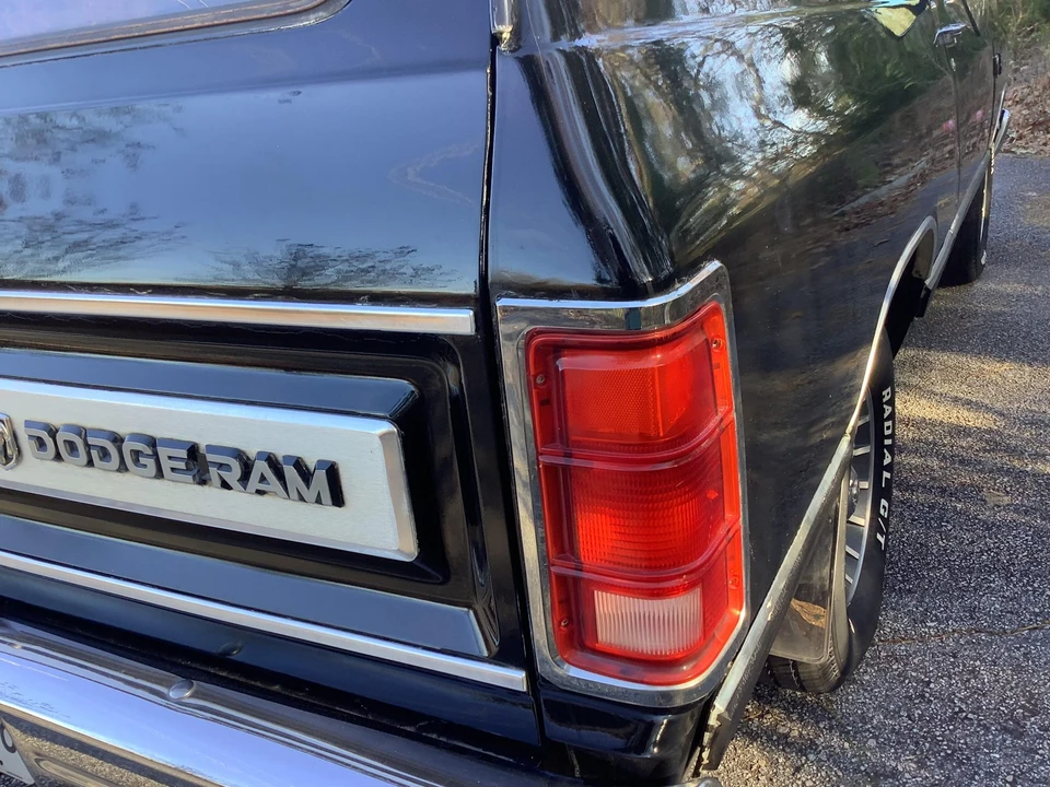 1988 Dodge Ramcharger - Image 25 of 31