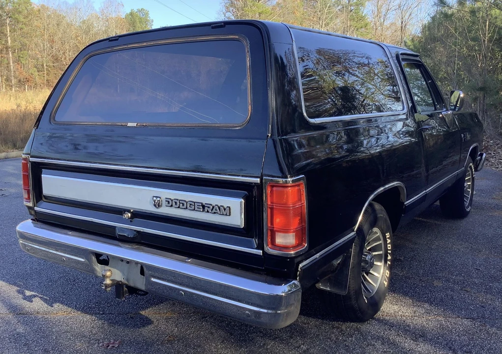 1988 Dodge Ramcharger - Image 15 of 31