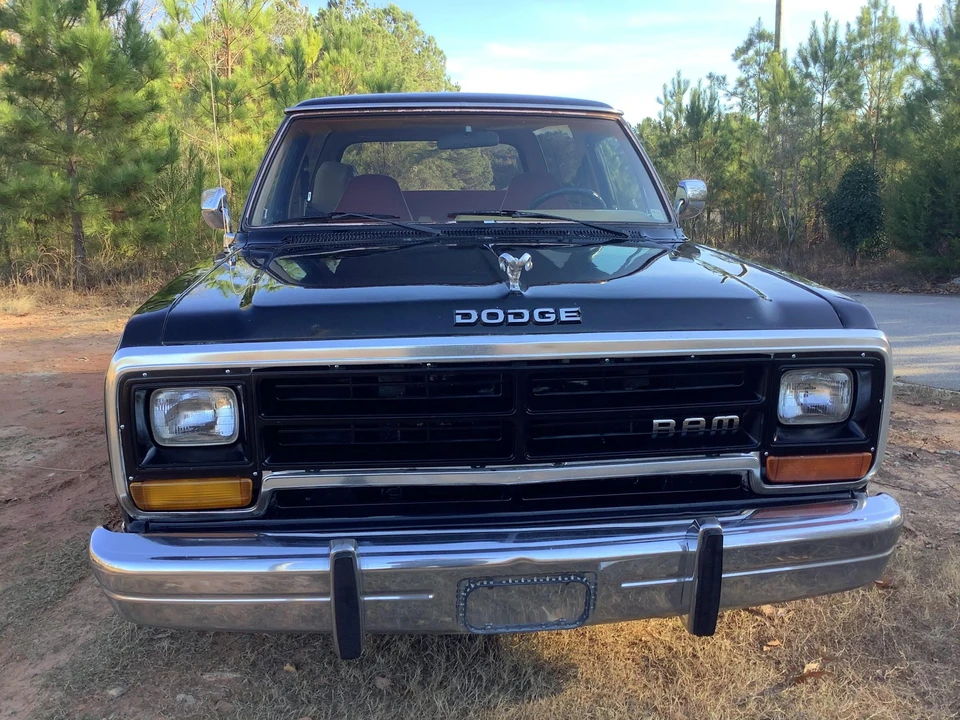1988 Dodge Ramcharger - Image 9 of 31