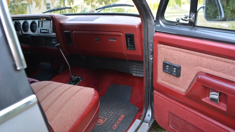 1988 Dodge Ramcharger - Image 12 of 26