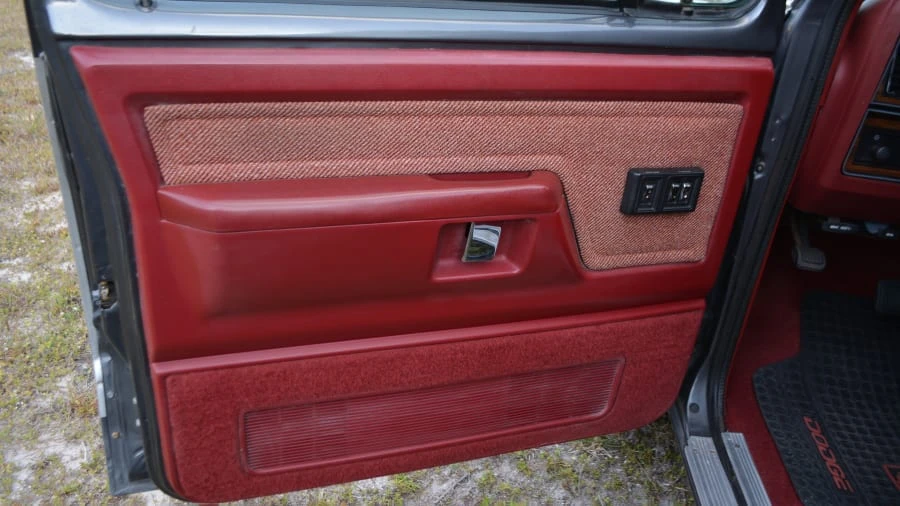 1988 Dodge Ramcharger - Image 16 of 26