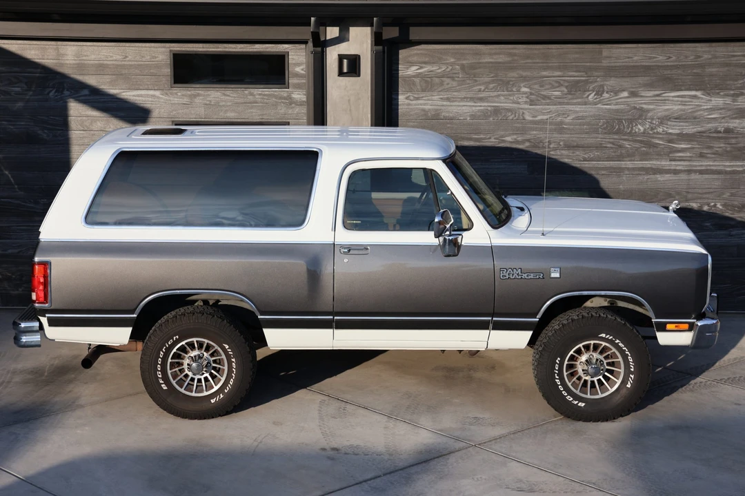 1988 Dodge Ramcharger - Image 9 of 31