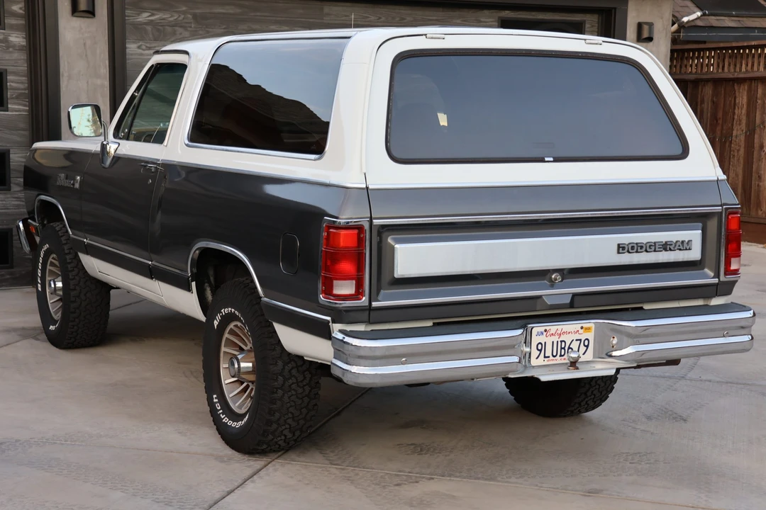 1988 Dodge Ramcharger - Image 14 of 31
