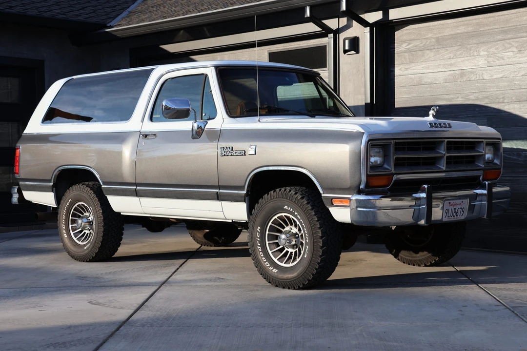 1988 Dodge Ramcharger - Image 8 of 31