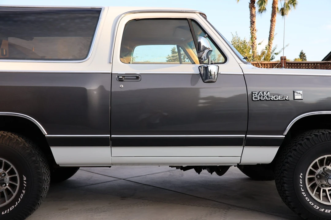 1988 Dodge Ramcharger - Image 24 of 31