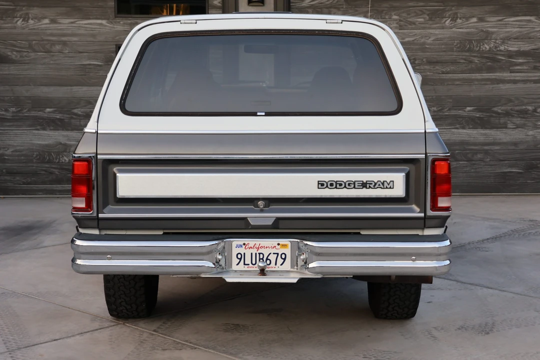 1988 Dodge Ramcharger - Image 11 of 31
