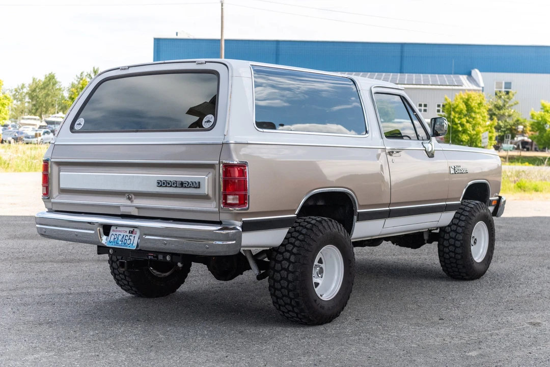 1988 Dodge Ramcharger - Image 5 of 31