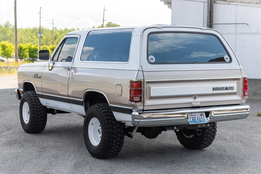 1988 Dodge Ramcharger - Image 7 of 31
