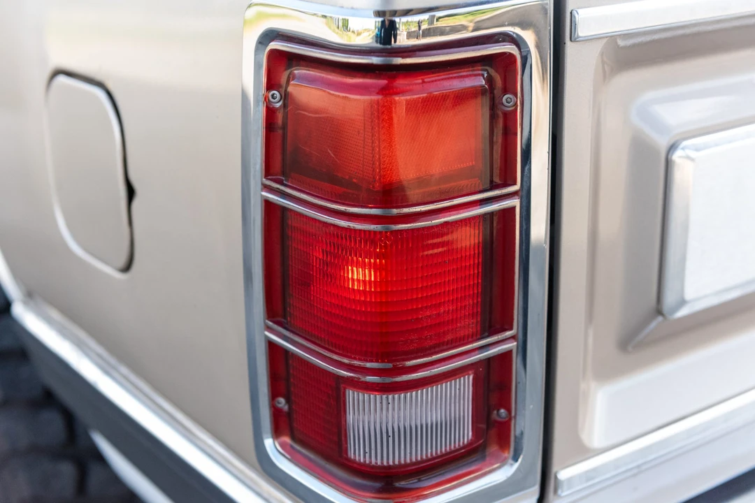 1988 Dodge Ramcharger - Image 19 of 31