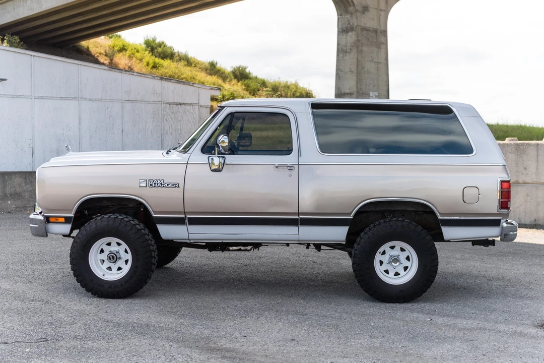 1988 Dodge Ramcharger - Image 8 of 31
