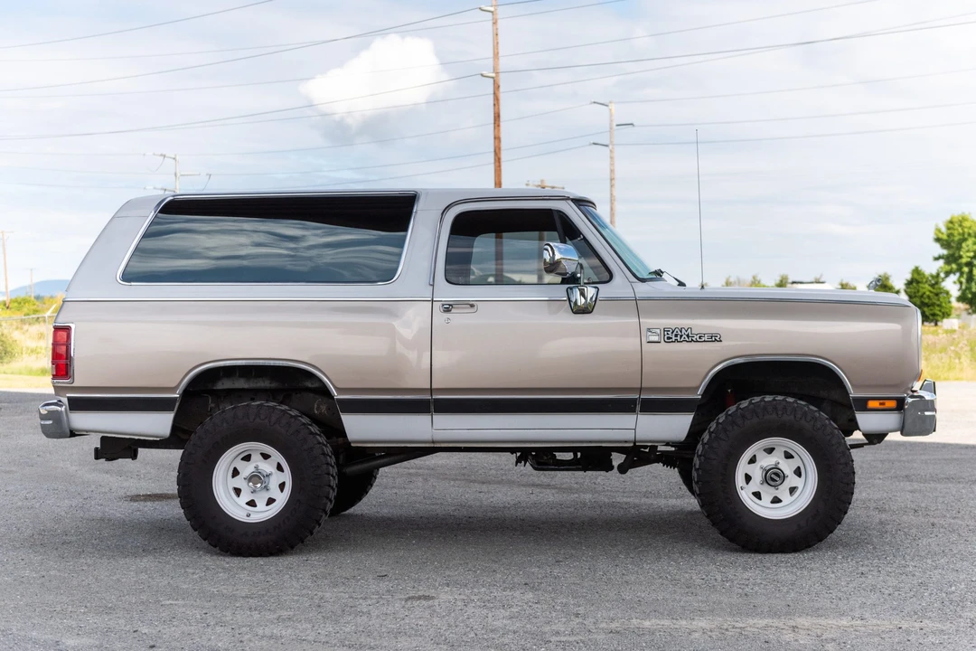 1988 Dodge Ramcharger - Image 4 of 31
