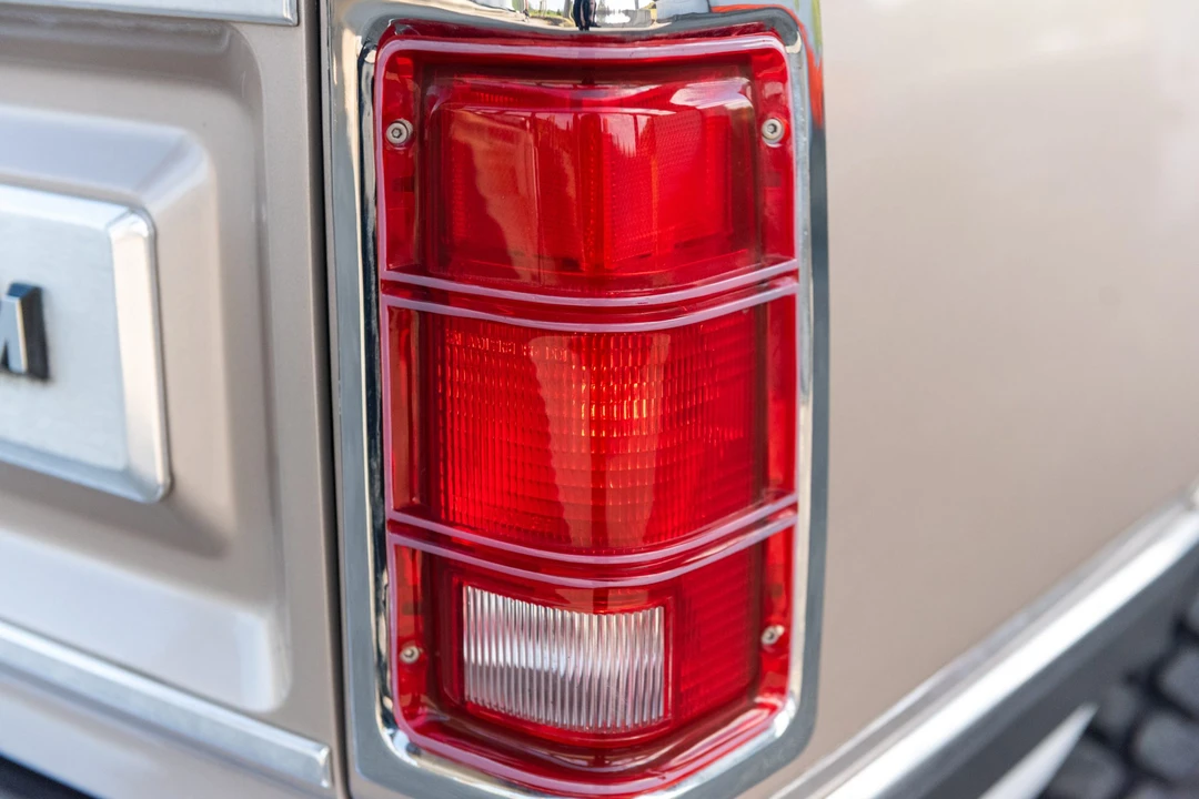 1988 Dodge Ramcharger - Image 20 of 31