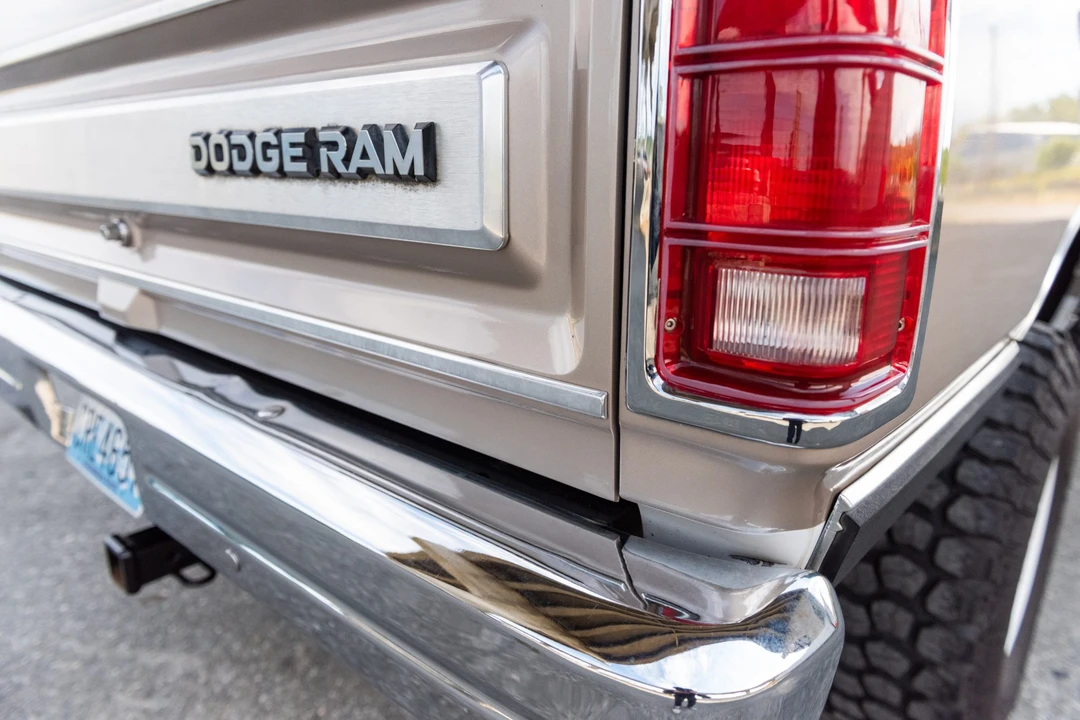 1988 Dodge Ramcharger - Image 28 of 31