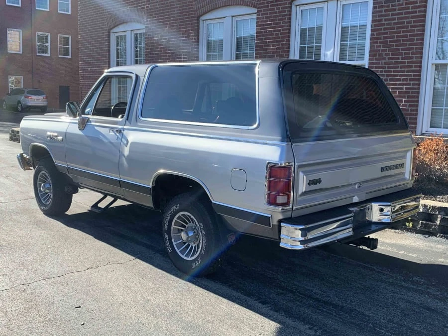 1988 Dodge Ramcharger - Image 3 of 8