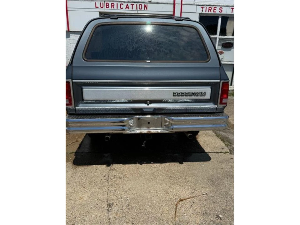 1988 Dodge Ramcharger - Image 4 of 18