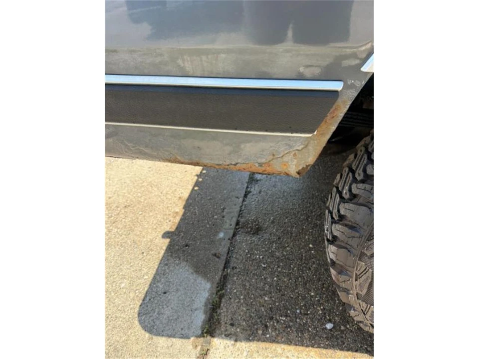 1988 Dodge Ramcharger - Image 16 of 18