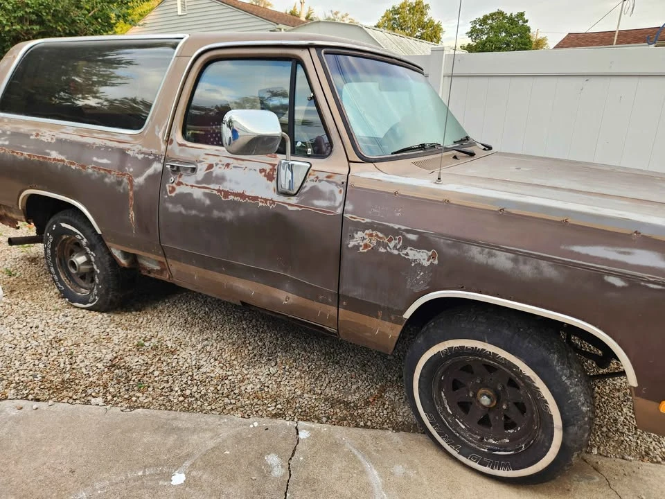 1988 Dodge Ramcharger - Image 2 of 2