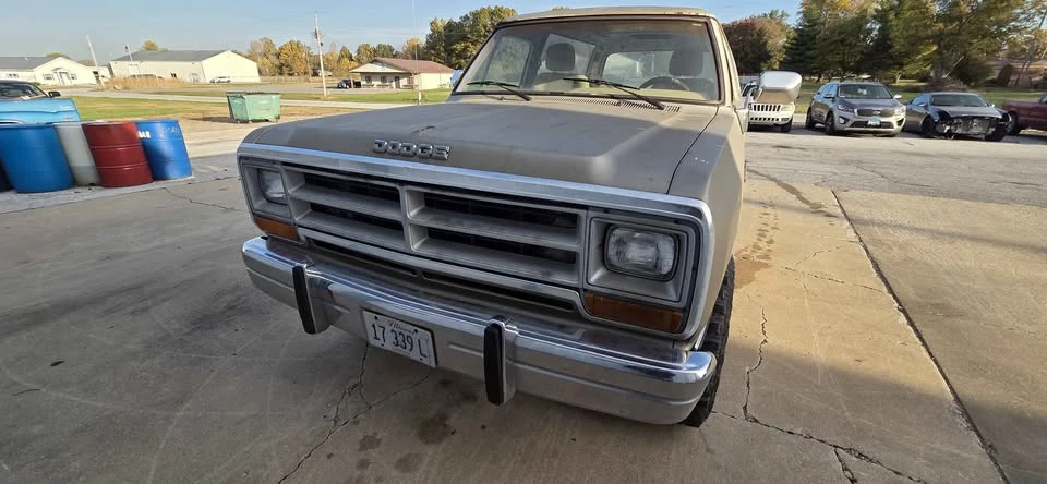 1988 Dodge Ramcharger - Image 5 of 8