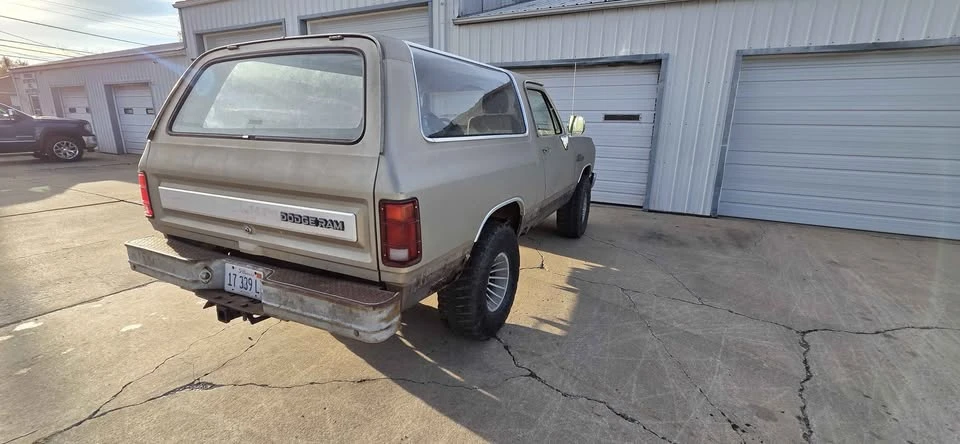 1988 Dodge Ramcharger - Image 3 of 8