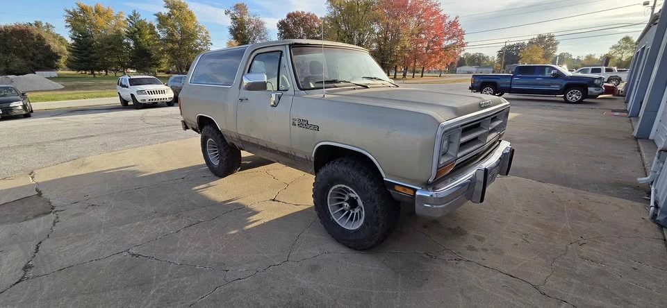 1988 Dodge Ramcharger - Image 2 of 8