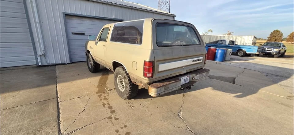 1988 Dodge Ramcharger - Image 6 of 9