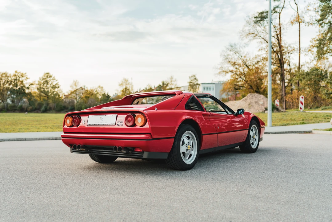 1988 Ferrari 328 GTS - Image 14 of 31