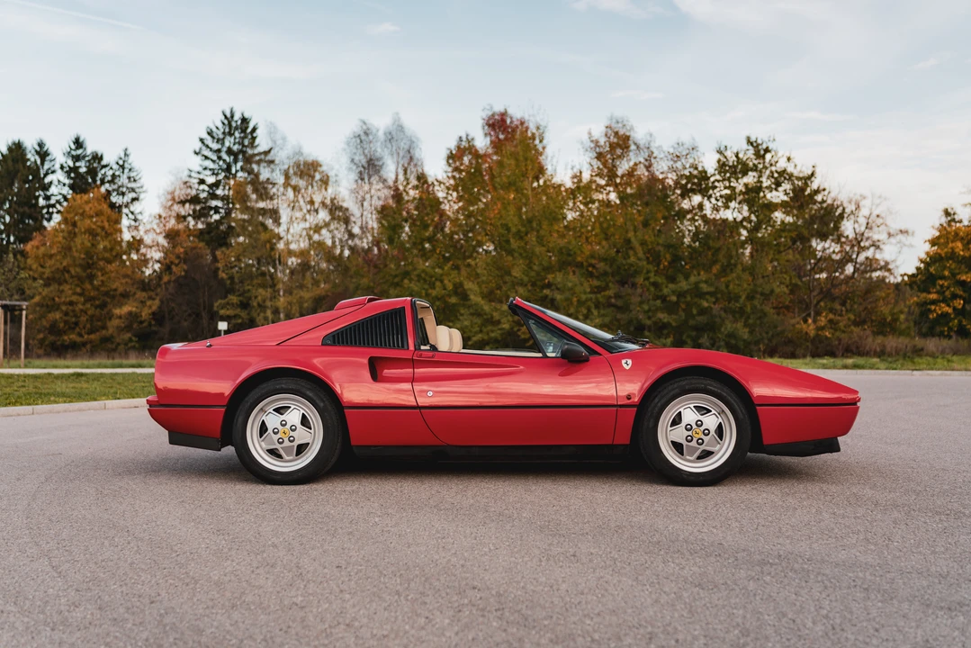 1988 Ferrari 328 GTS - Image 13 of 31