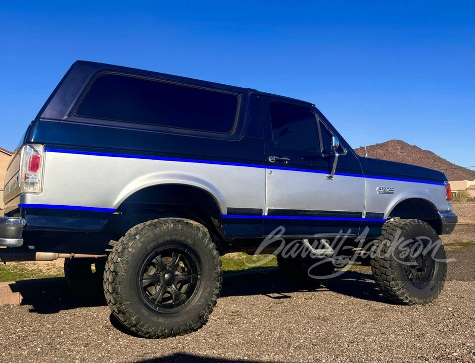 1988 Ford Bronco 4th Gen - Image 2 of 11