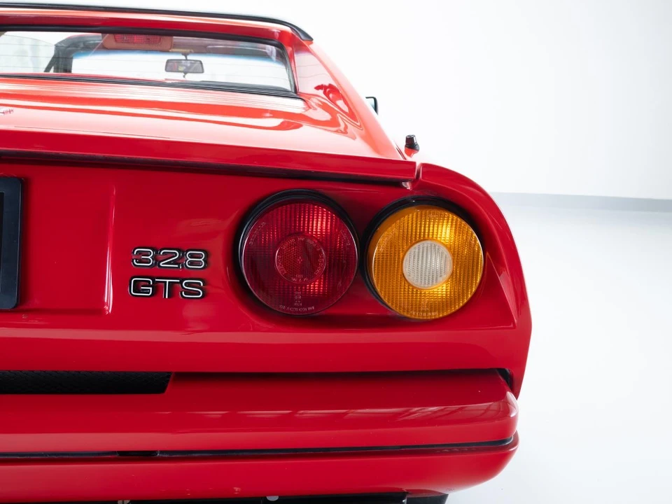 1988 Ferrari 328 GTS - Image 25 of 31