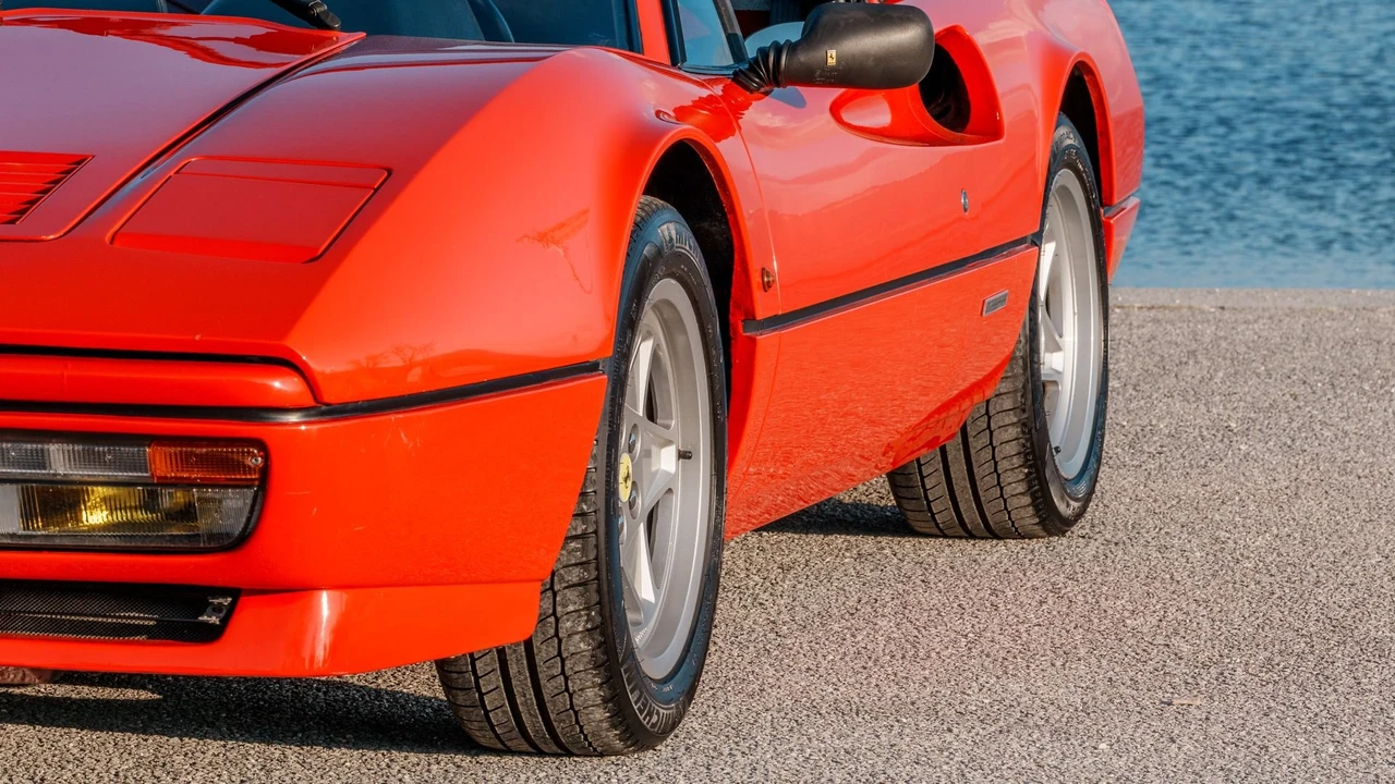 1988 Ferrari 328 GTS - Image 18 of 31