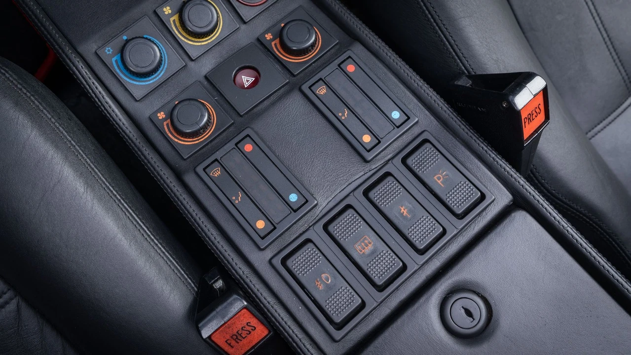 1988 Ferrari 328 GTS - Image 14 of 17