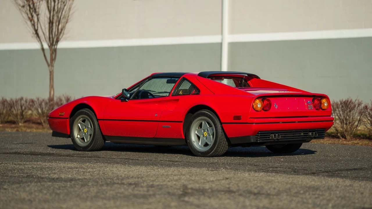 1988 Ferrari 328 GTS - Image 17 of 31