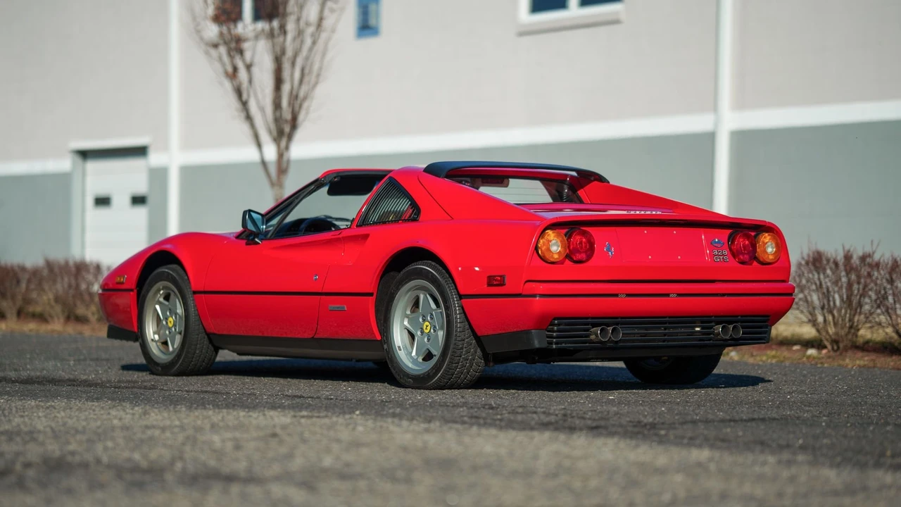1988 Ferrari 328 GTS - Image 2 of 31