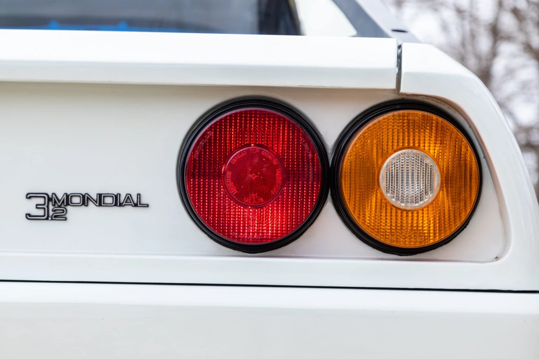 1988 Ferrari Mondial 3.2 - Image 24 of 31