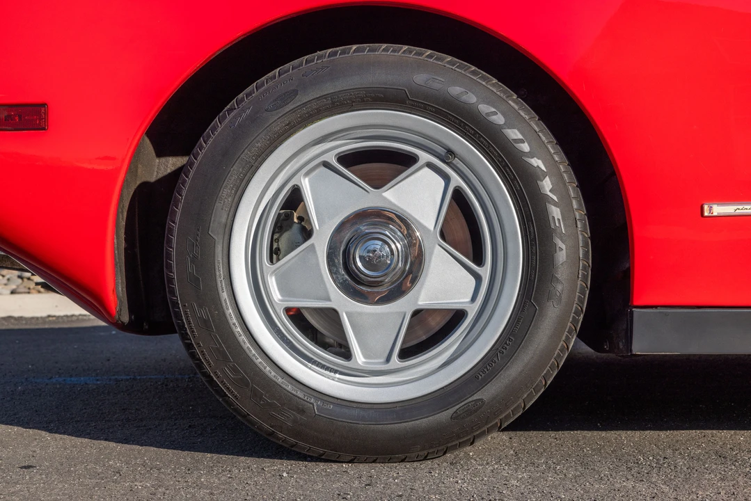 1988 Ferrari Testarossa - Image 15 of 31