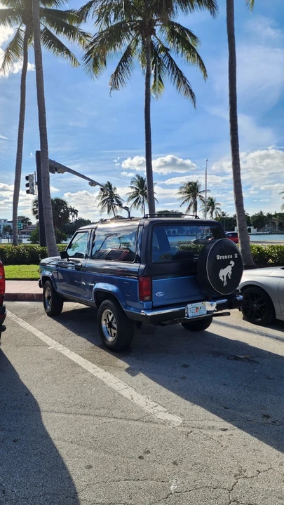 1988 Ford Bronco 5th Gen - Image 2 of 14