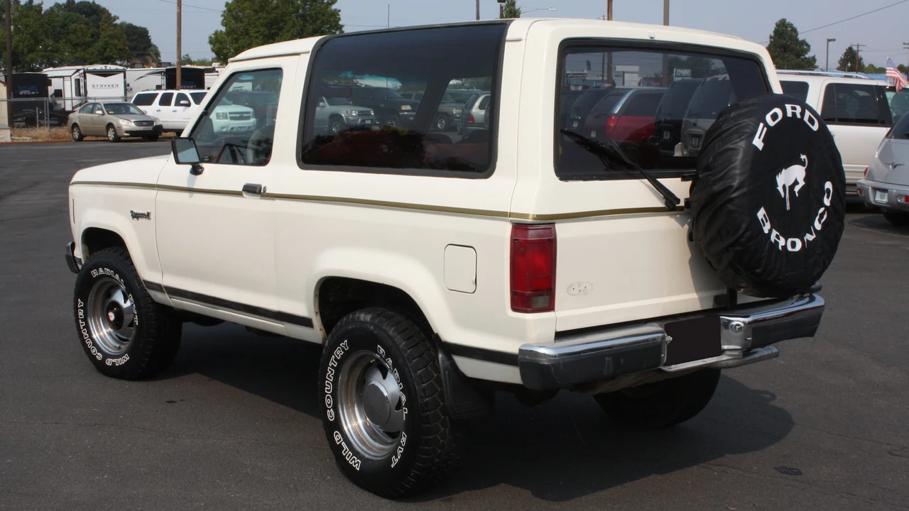 1988 Ford Bronco 4th Gen - Image 2 of 12