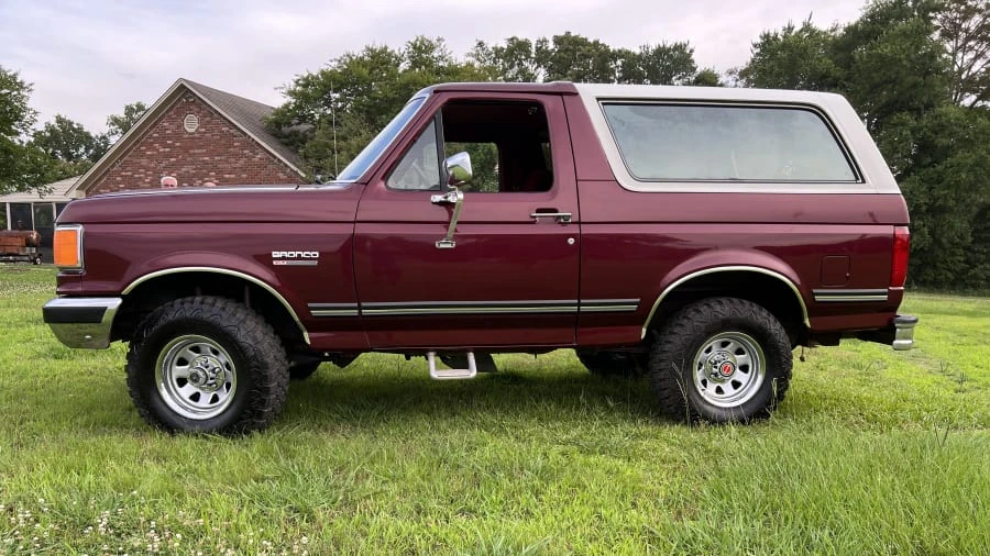 1988 Ford Bronco 4th Gen - Image 2 of 10