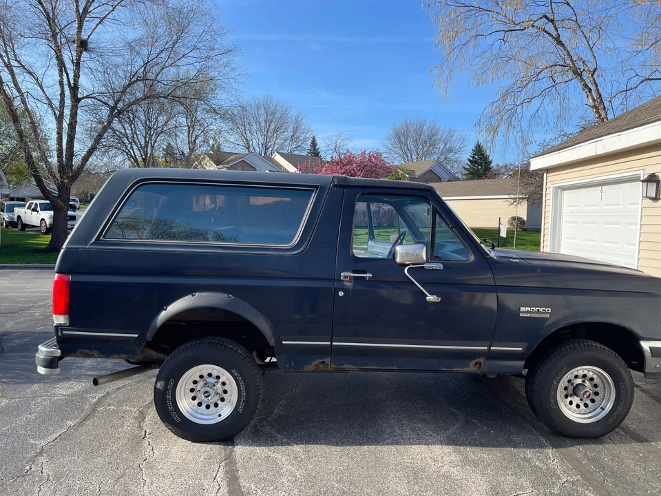 1988 Ford Bronco 4th Gen - Image 2 of 8