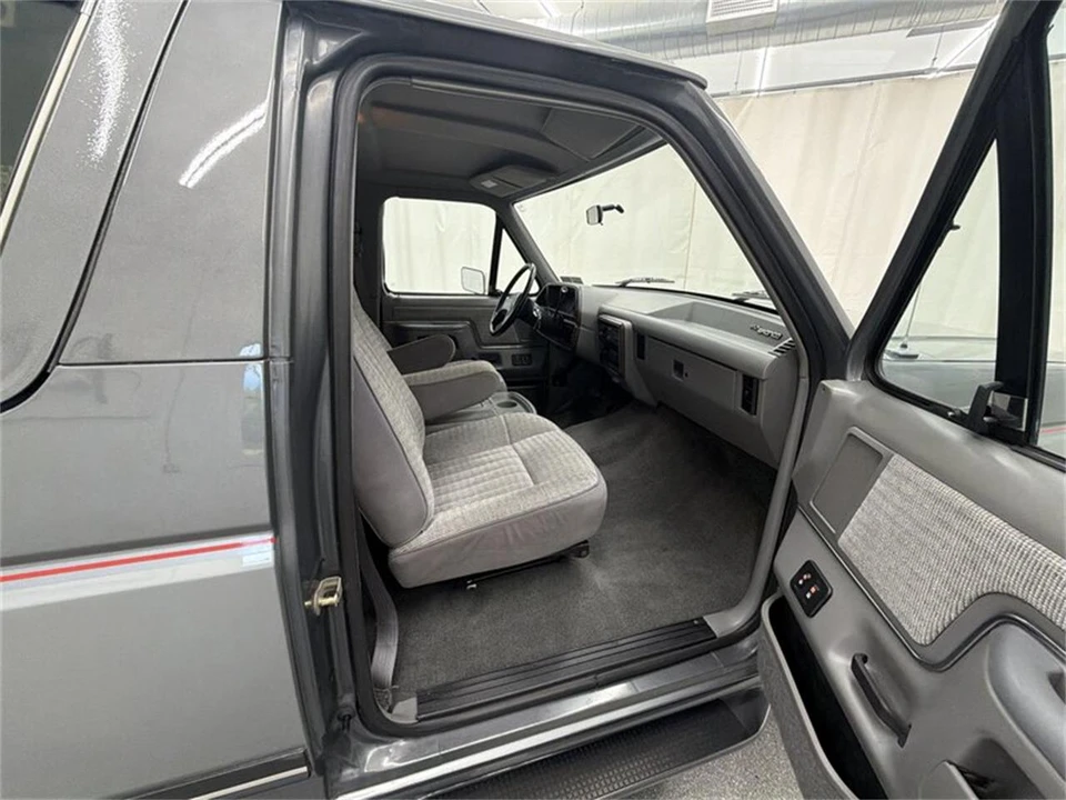 1988 Ford Bronco 4th Gen - Image 29 of 31