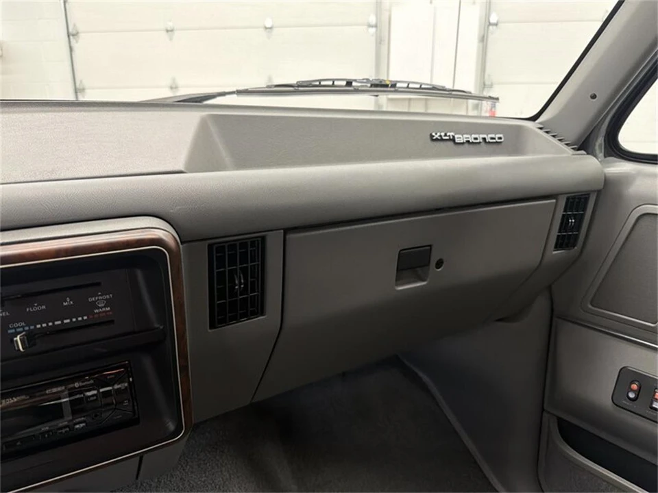 1988 Ford Bronco 4th Gen - Image 27 of 31