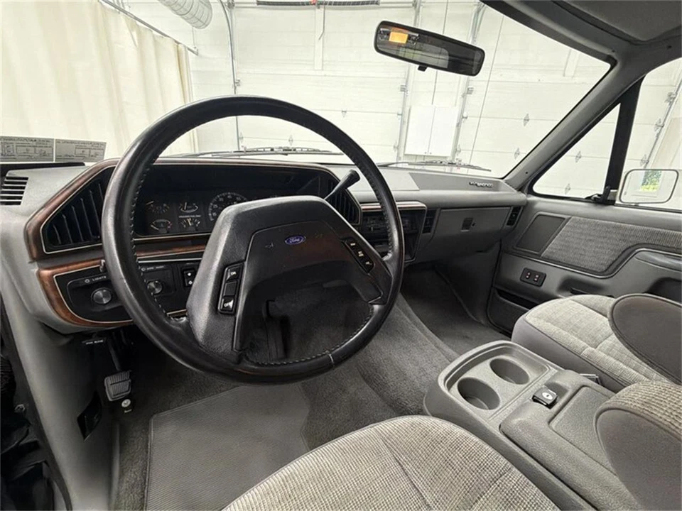 1988 Ford Bronco 4th Gen - Image 24 of 31