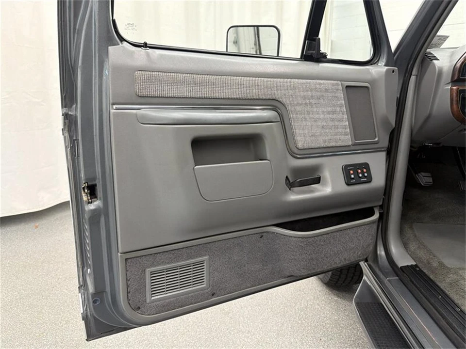 1988 Ford Bronco 4th Gen - Image 28 of 31