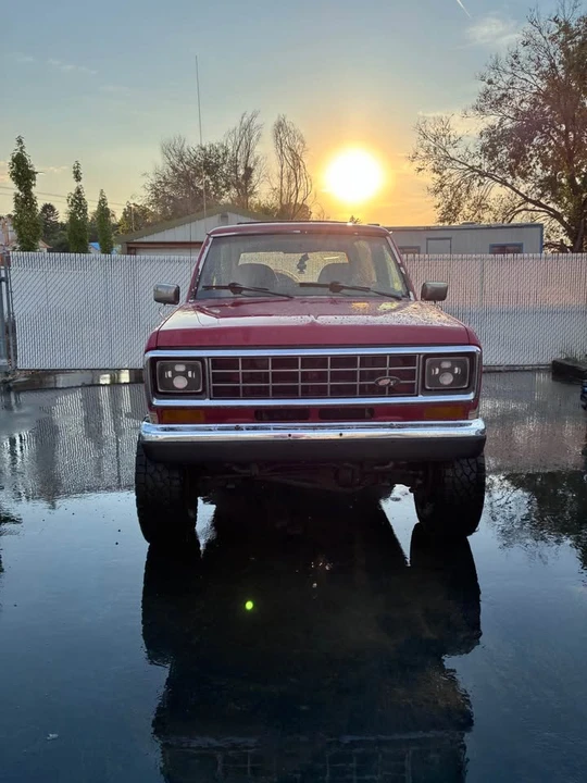 1988 Ford Bronco 4th Gen - Image 2 of 8
