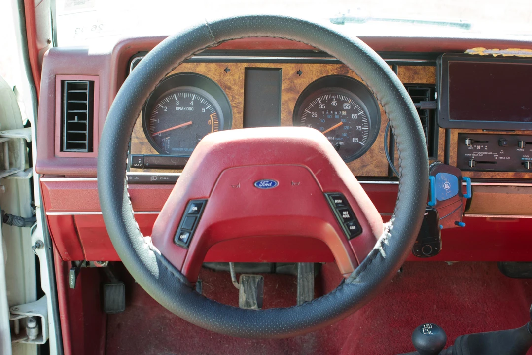1988 Ford Bronco 4th Gen - Image 25 of 31