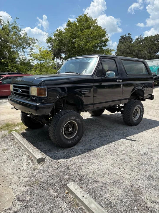 1988 Ford Bronco 4th Gen - Image 2 of 11