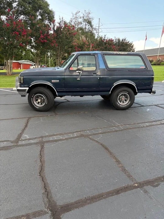 1988 Ford Bronco 4th Gen - Image 2 of 9